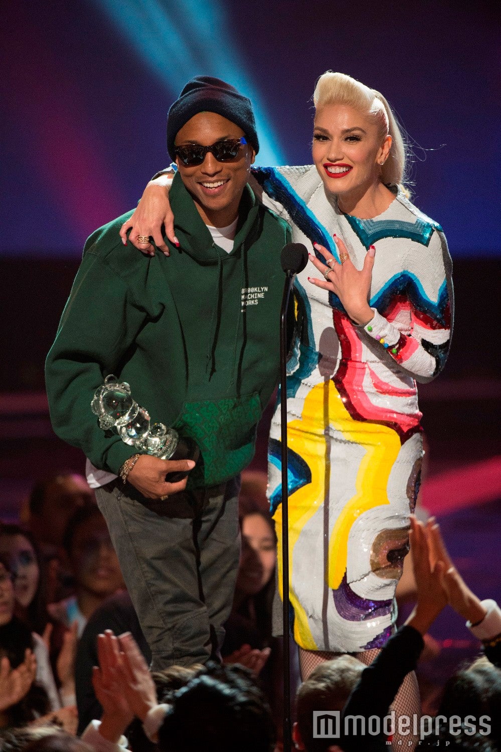 ファレル・ウィリアムス＆グウェン・ステファニー（C）Disney