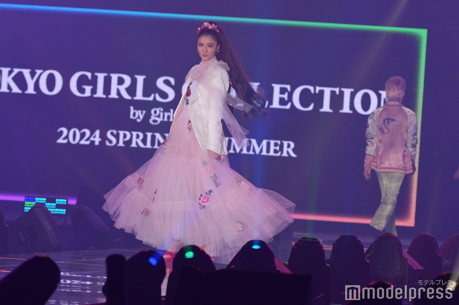 （C）モデルプレス