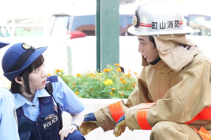 永野芽郁、小関裕太 「ハコヅメ~たたかう!交番女子~」第5話より(C)日本テレビ