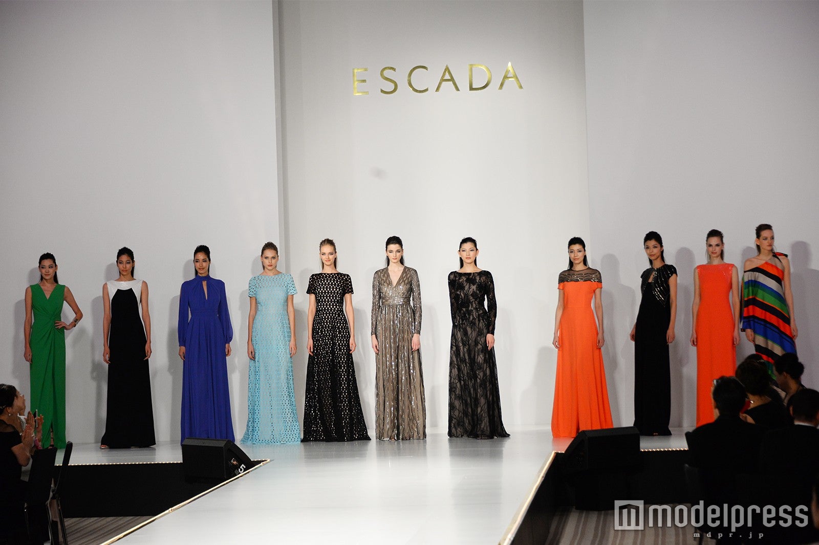 ショーの様子 （C）モデルプレス