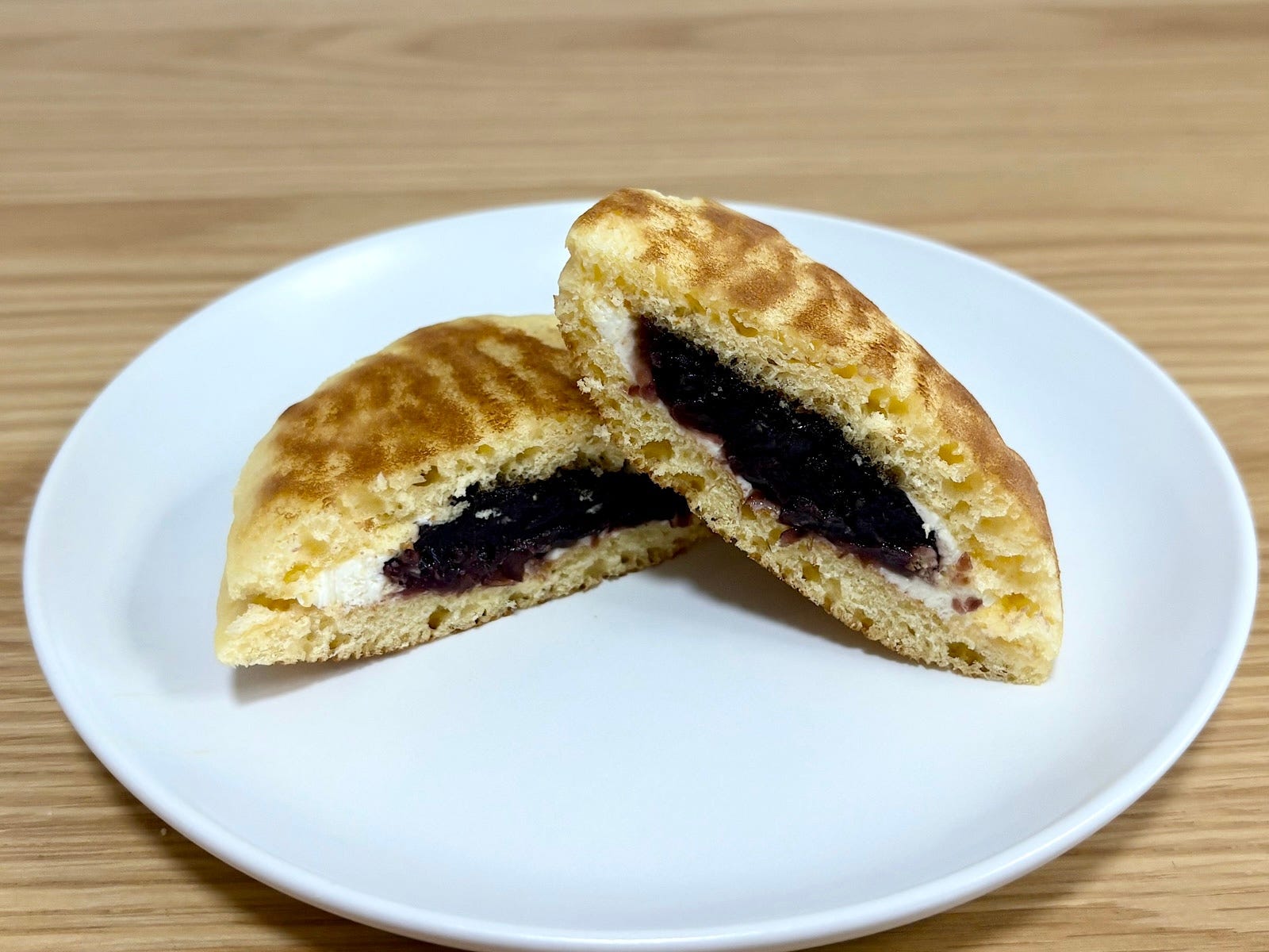 バターがあんこに負けていない! 「北海道産バターどらやき」は塩味と甘みのバランスが絶妙