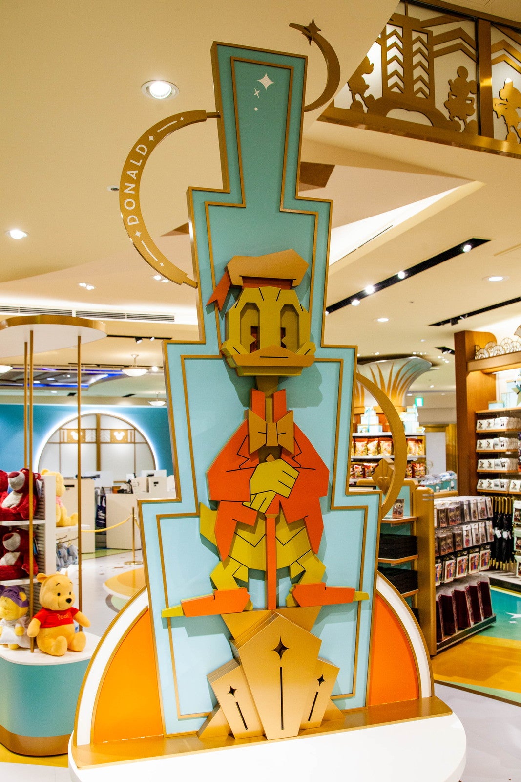 ディズニーストア 東京ディズニーリゾート店（C） Disney （C）Disney. Based on the “Winnie the Pooh” works by A.A. Milne and E.H. Shepard.