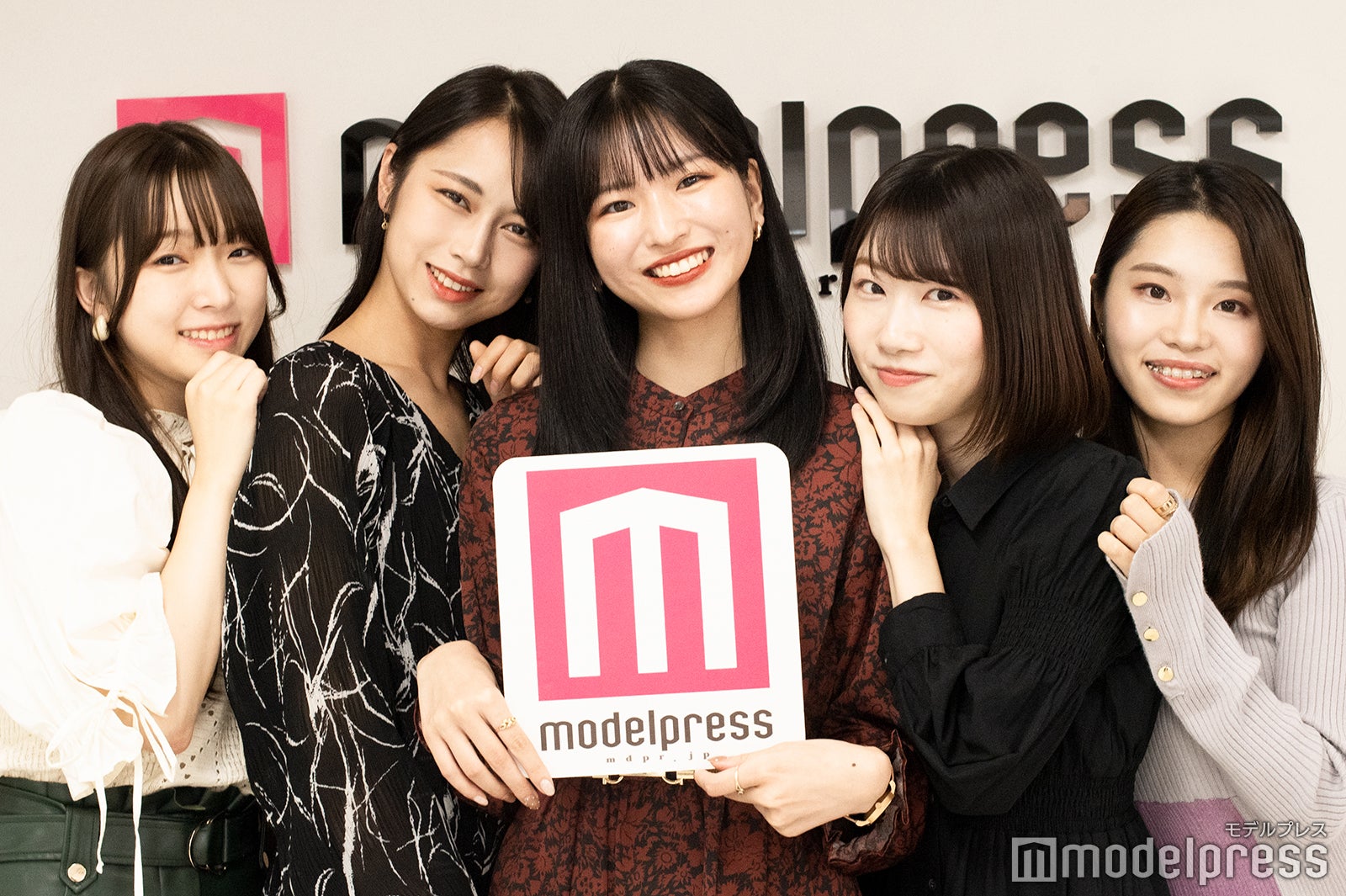 「ミス慶應理工」ファイナリスト／左から江口玲恵さん、青野さくらさん、新藤利佐さん、上手理花さん、齋藤萌花さん （C）モデルプレス