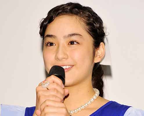 平祐奈、姉・平愛梨とのやりとりを紹介 ダジャレで会場沸かす