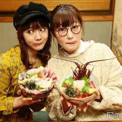 網元の店八代/(左から)特上大漁丼(ランチ2,100円、夜はランチに1品追加で2,620円)、伊勢海老大漁丼3,150円(税込) モデル:村田倫子、柴田ひかり(C)モデルプレス