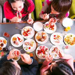 スーパースイーツビュッフェ2025~ホテルでいちご狩り~/提供画像