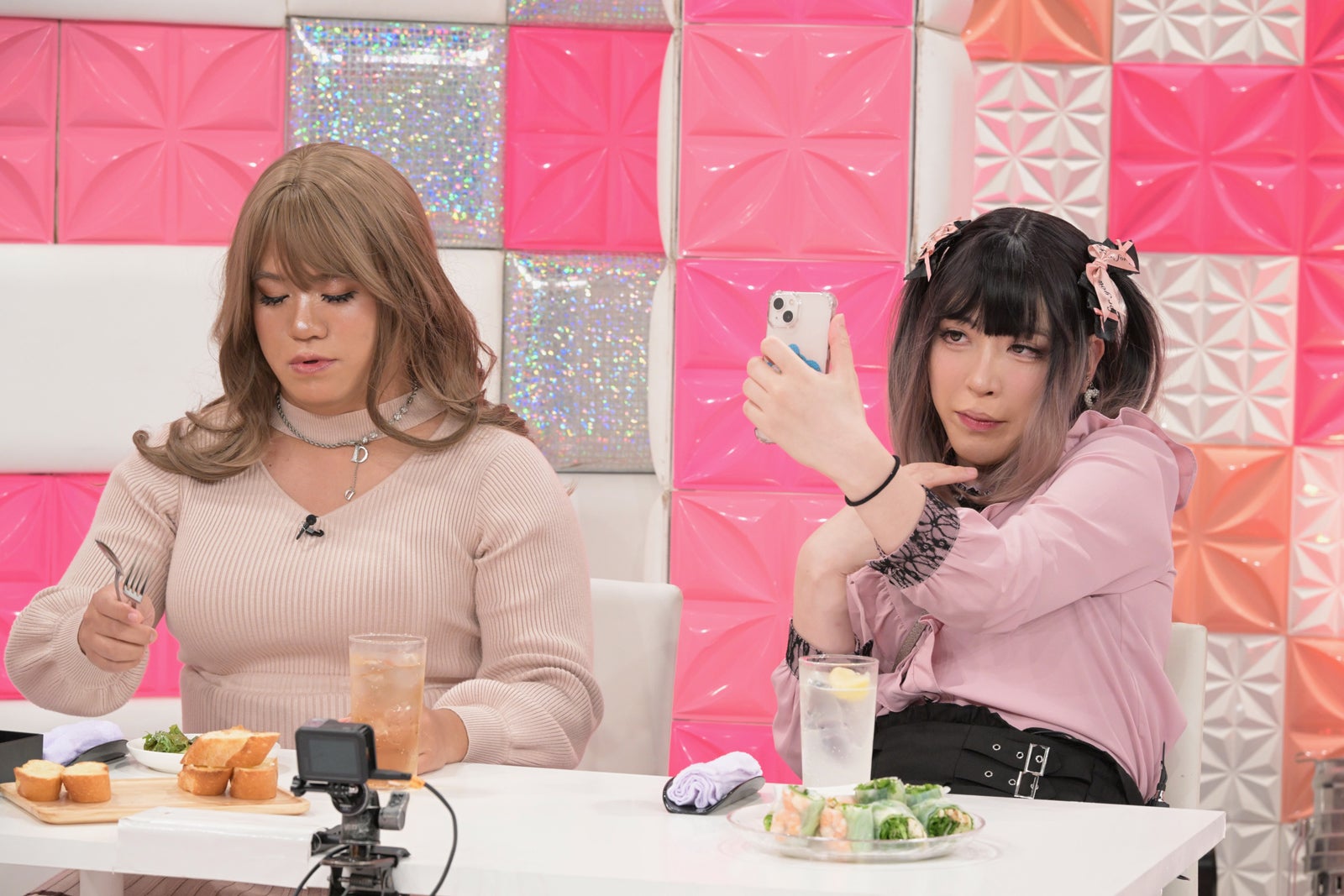 アタック西本（ジェラードン）、ガク（真空ジェシカ）（C）テレビ朝日