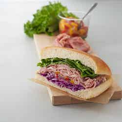 ショルダーハム＆5種の野菜 サンドイッチ¥565／画像提供：スターバックス コーヒー ジャパン