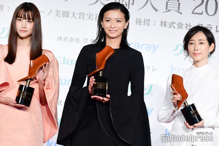 (左から)山本美月、榮倉奈々、木村多江(C)モデルプレス