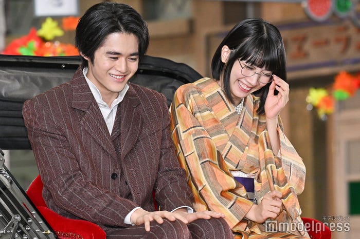 鈴鹿央士、松本穂香(C)モデルプレス