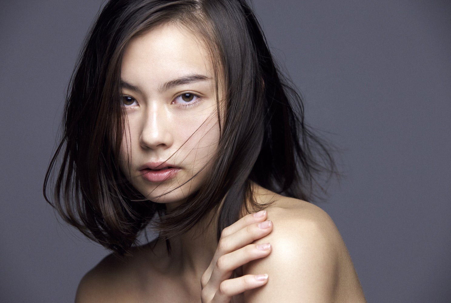 ローレン・サイ／PHOTO：岡部太郎（SIGNO）