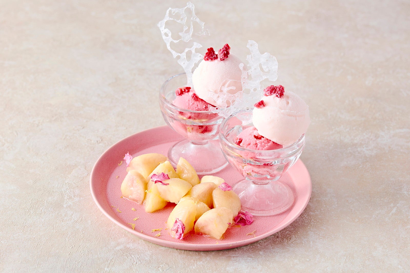 上段　フレッシュな桃とソルベ／提供画像