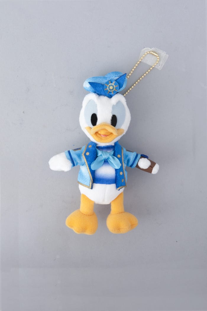 ぬいぐるみバッジ¥1900(C)Disney