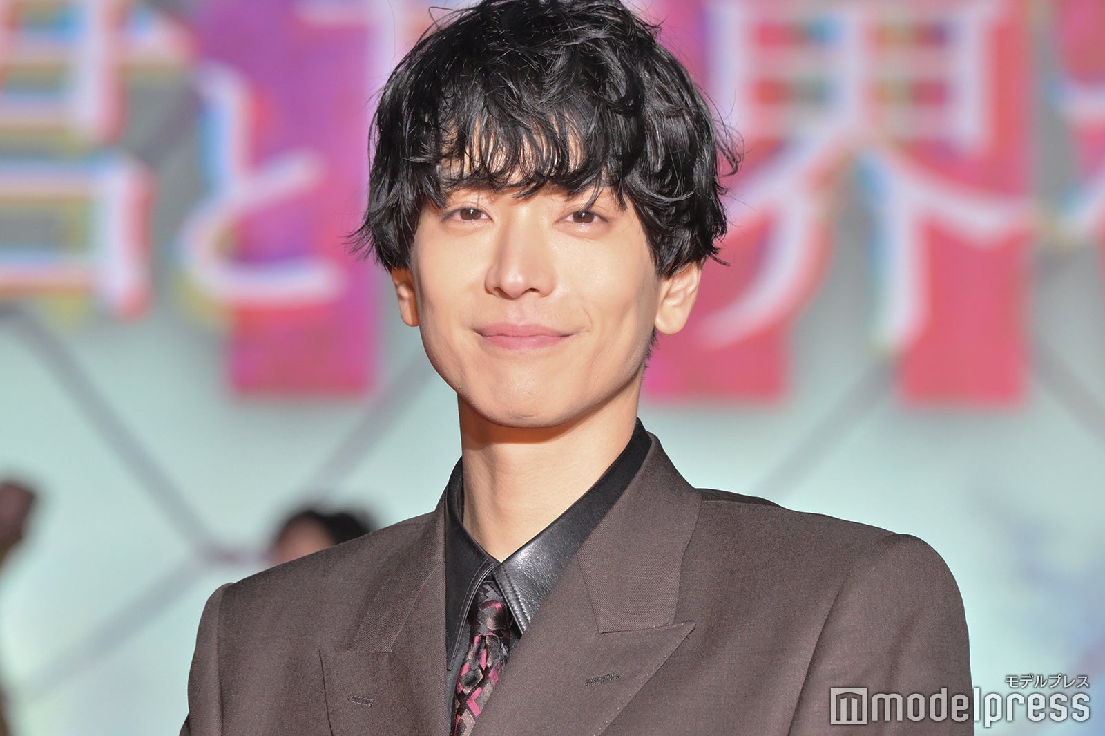 黒羽麻璃央（C）モデルプレス