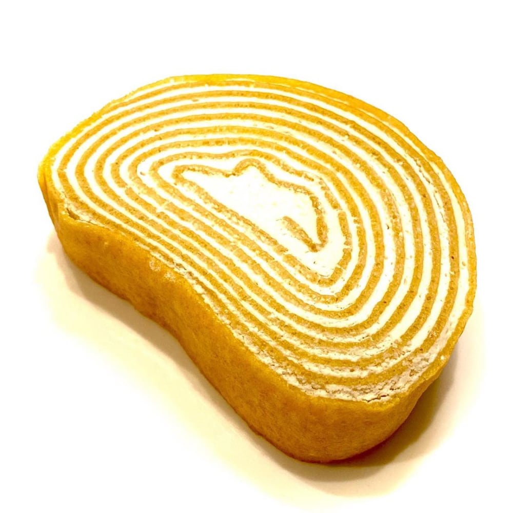 ファミリーマートのくるくるミルクレープの写真