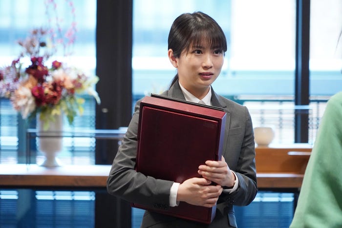 志田未来/「悪女(わる)~働くのがカッコ悪いなんて誰が言った?~」第1話より(C)日本テレビ