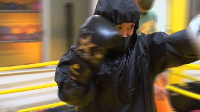 トレーニング中のフェフ姉さん (C)日本テレビ