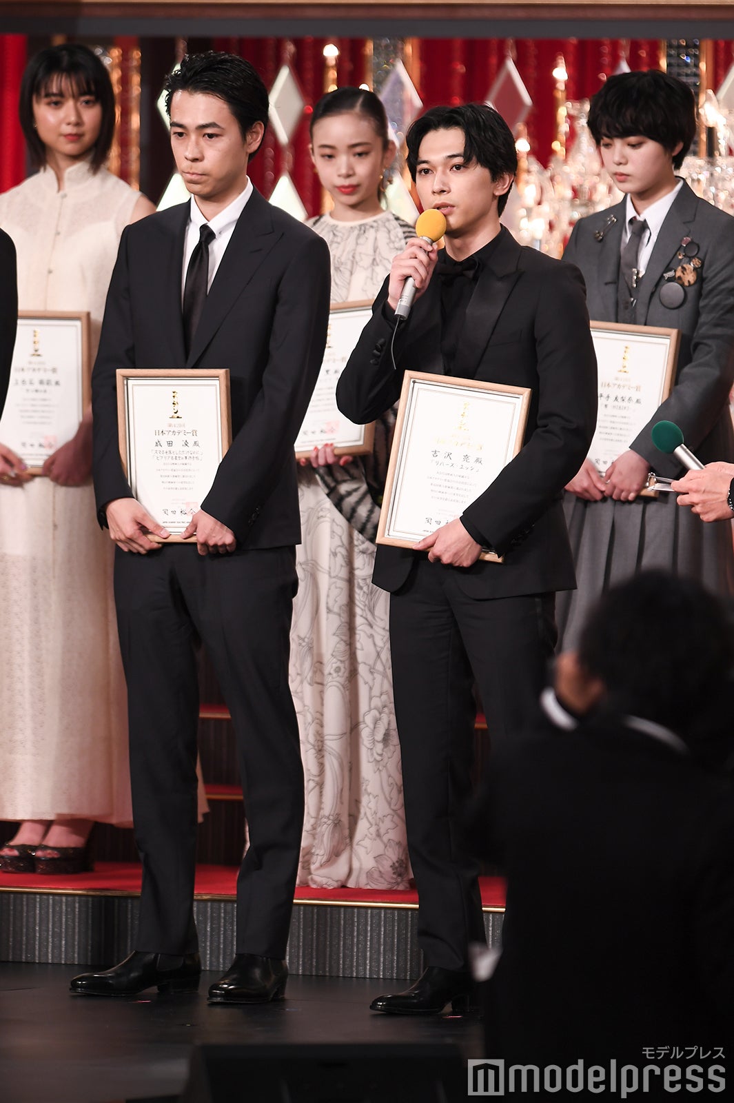 成田凌、吉沢亮 （C）モデルプレス