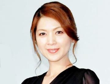 「2人とも美魔女すぎる」飯島直子 人気女子プロレスラーとの2ショット反響「びっくり」「相変わらず美しい」