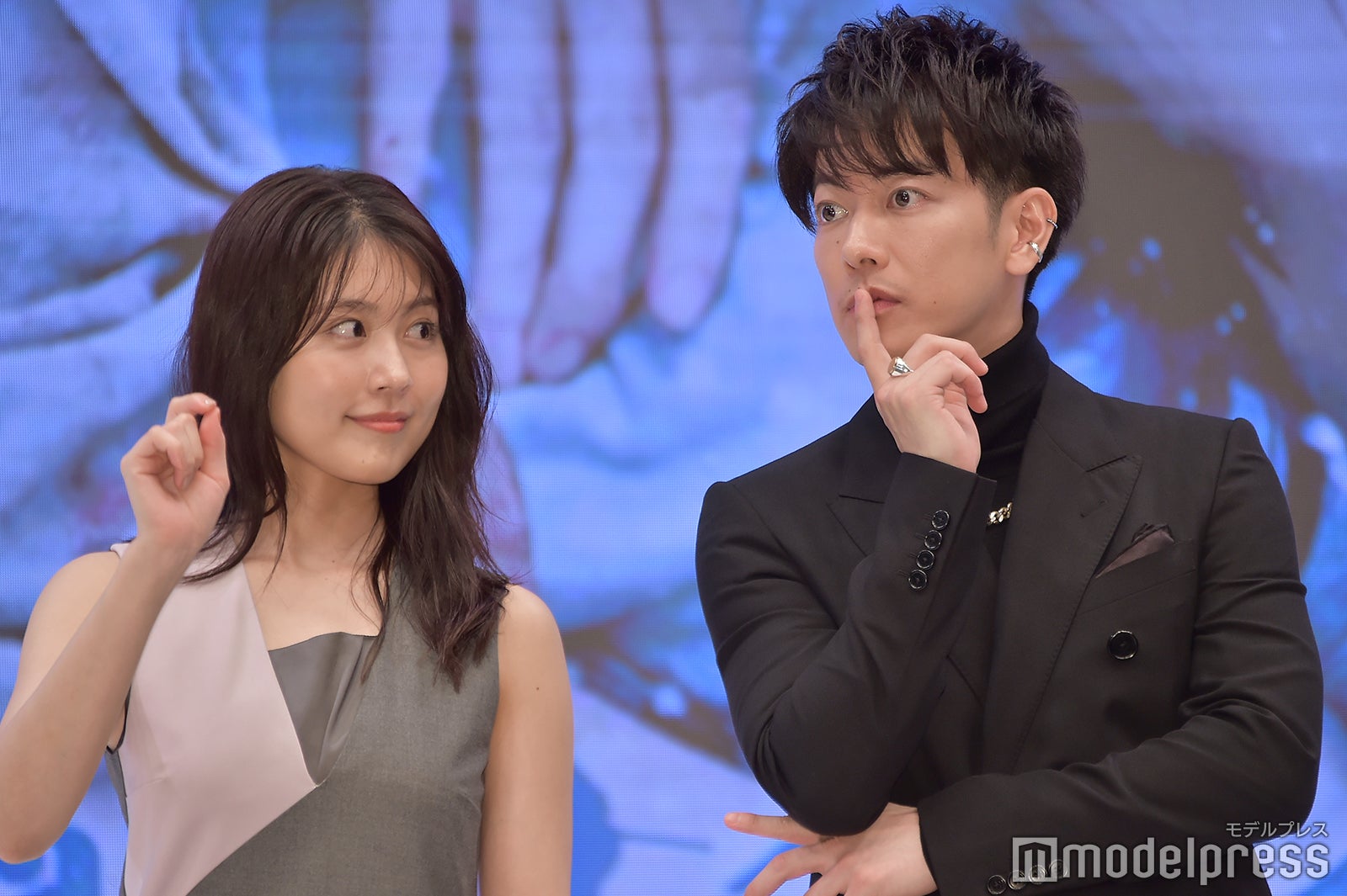 佐藤健、有村架純（C）モデルプレス