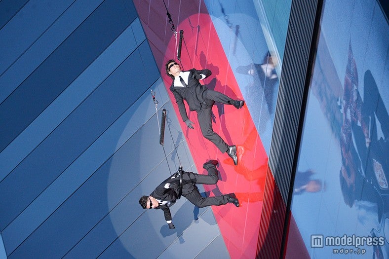 空中パフォーマンスも