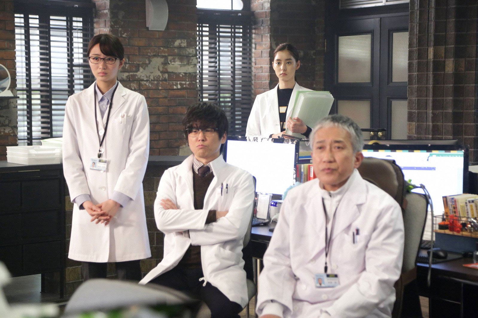 岡崎紗絵・山崎樹範・新木優子・遠山俊也／「トレース～科捜研の男～」第10話より（C）フジテレビ