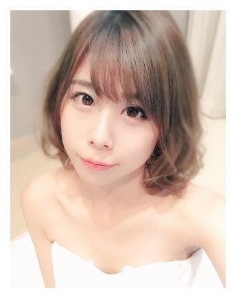 有村藍里、“初体験”に「本当に幸せ」デコルテ輝くドレスで感激