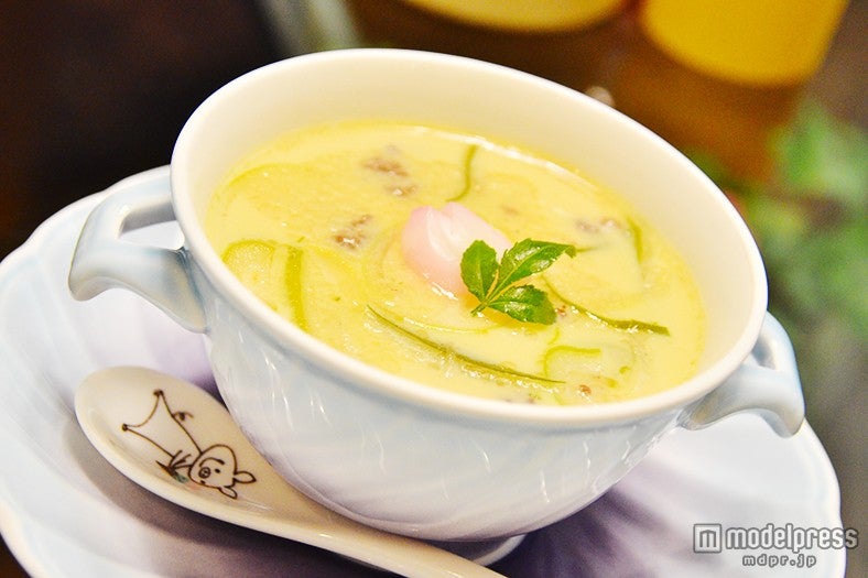 「能登牛会席」、牛しぐれ茶わん蒸し／画像提供：割烹たけし