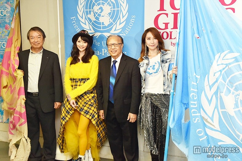 左から：吉川壽一氏、香里奈、アンワルル K．チャウドリー氏、小松田有理さん