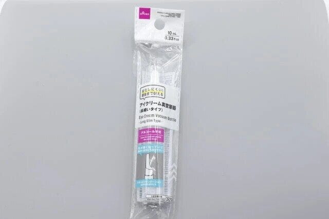 ダイソー　アイクリーム真空容器（長細いタイプ、10mL）　パッケージ