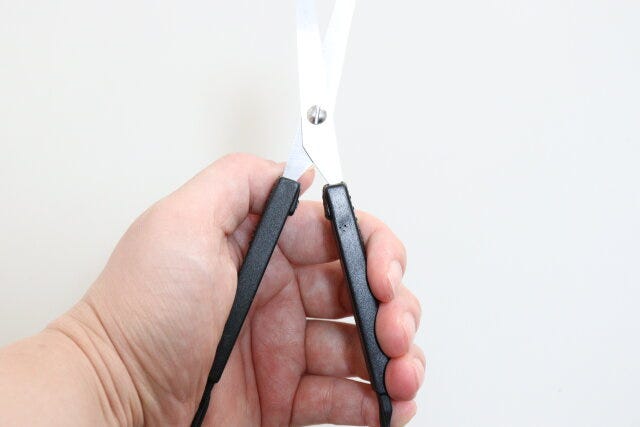 セリアの新感覚ならくにぎバサミ
