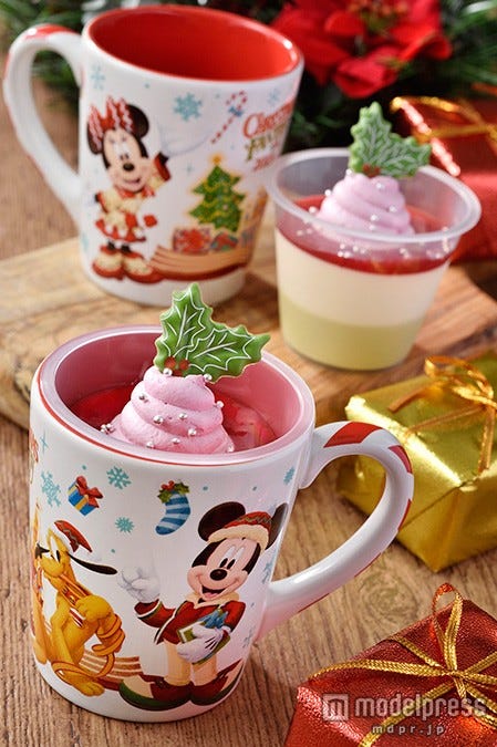 TDL:ホワイトチョコレート&ピスタチオのムース、スーベニアカップ付き(¥720)(C)Disney