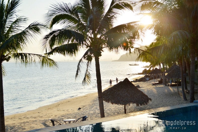 うっとりするような美しい海と、“ホワイトサンズ”と呼ばれる白砂のビーチ