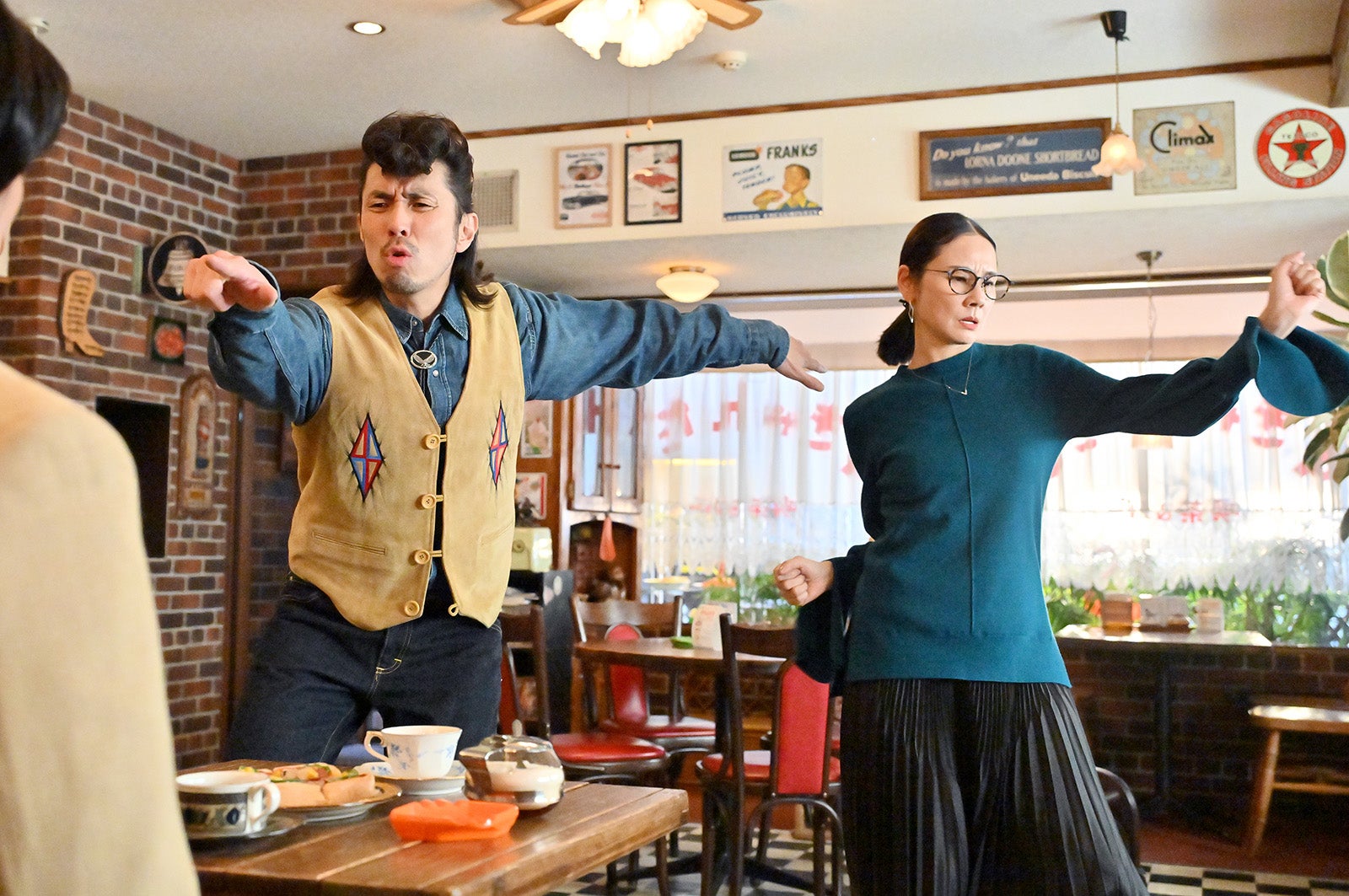 袴田吉彦、吉田羊「不適切にもほどがある！」第7話より（C）TBS