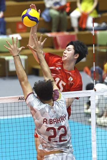 バレー男子 日本が2大会連続4強入り！16年ぶり金メダルへあと2勝 13歳210cm“怪童”擁するカタールに圧巻ストレート勝ち 2日準決は中国と激突