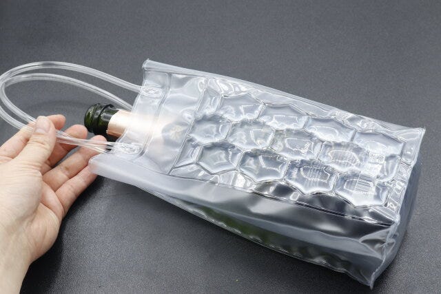 ダイソーのワイルが入る保冷バッグ