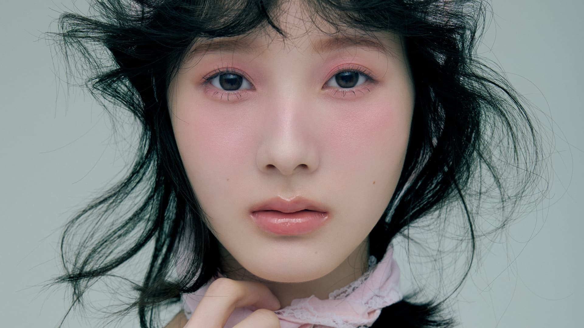 “青みピンク”で春を先取り♡【本田紗来】が魅せるトレンド感たっぷりな「春メイク」