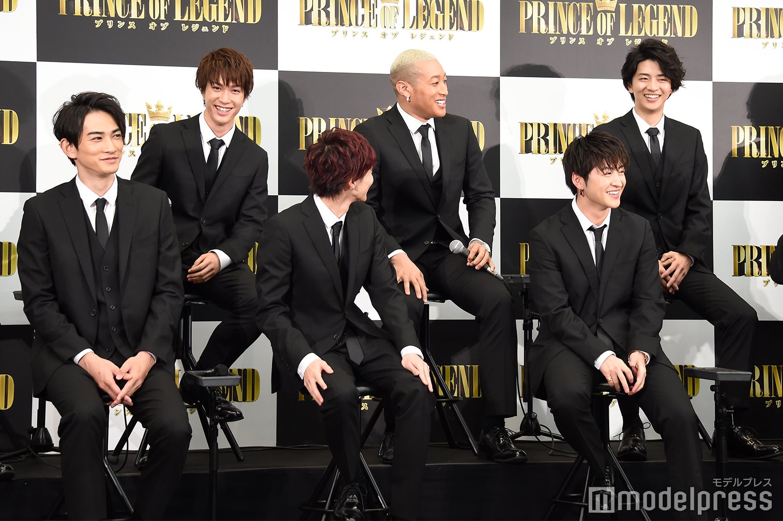 （前列左から）町田啓太、吉野北人、佐野玲於（後列左から）藤原樹、関口メンディー、飯島寛騎 （C）モデルプレス