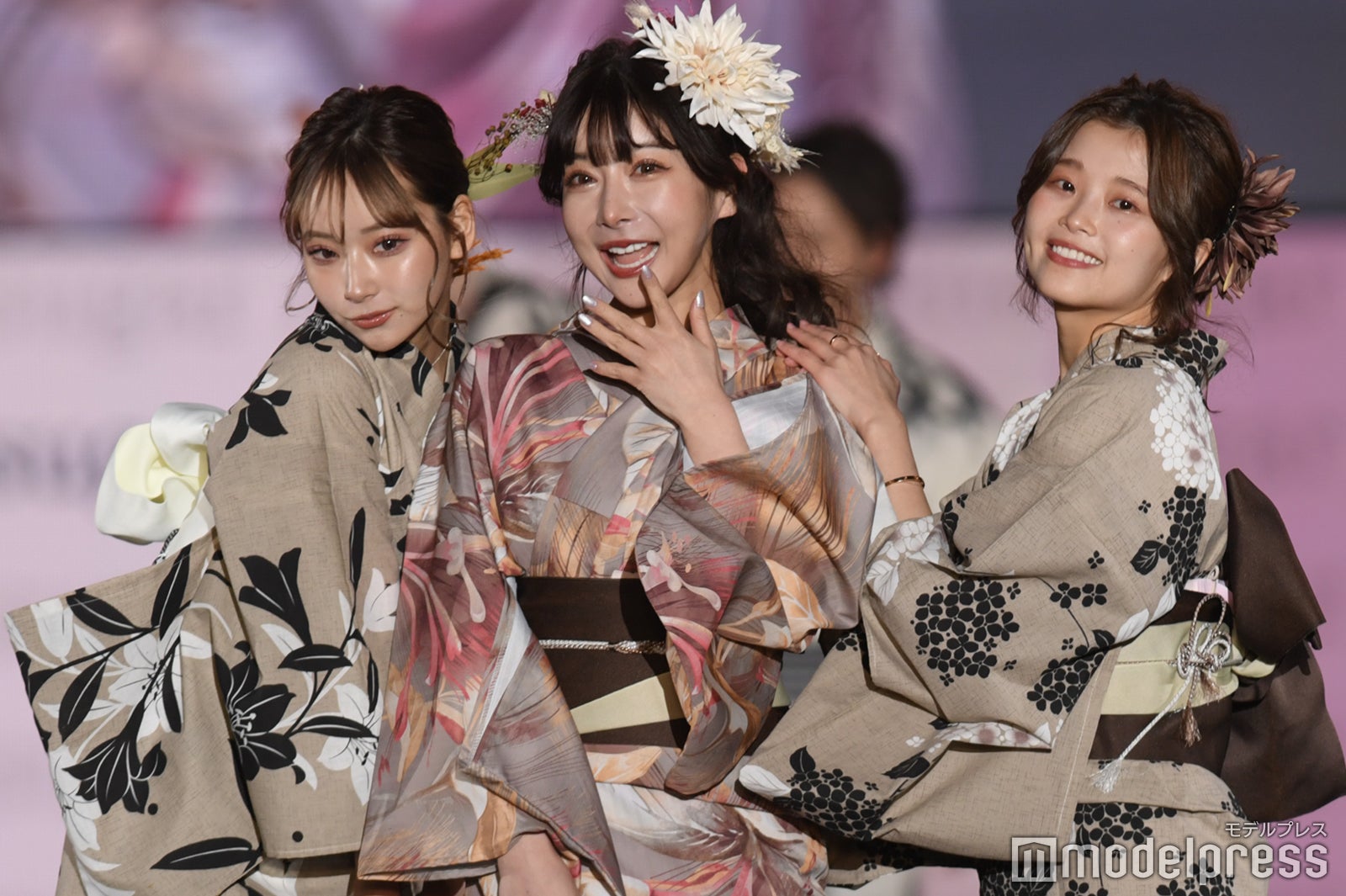 （C）モデルプレス