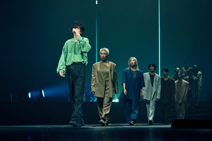 米津玄師/「米津玄師 2022 TOUR/変身」の様子(C)太田好治/立脇卓/横山マサト/八尾武志