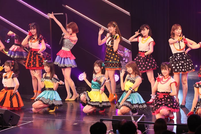 HKT48 ひまわり組+AKB48 チーム B「ただいま 恋愛中」公演(C)AKS