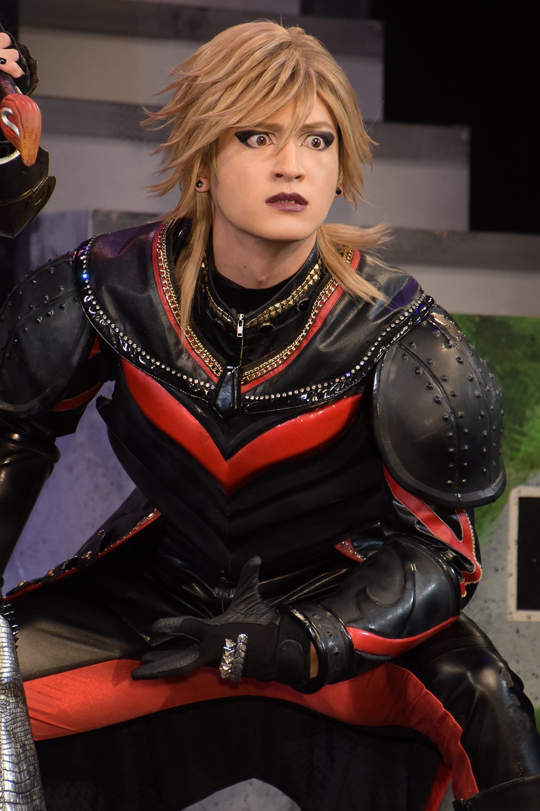 神里優希（C）円谷プロ（C）DHL製作委員会