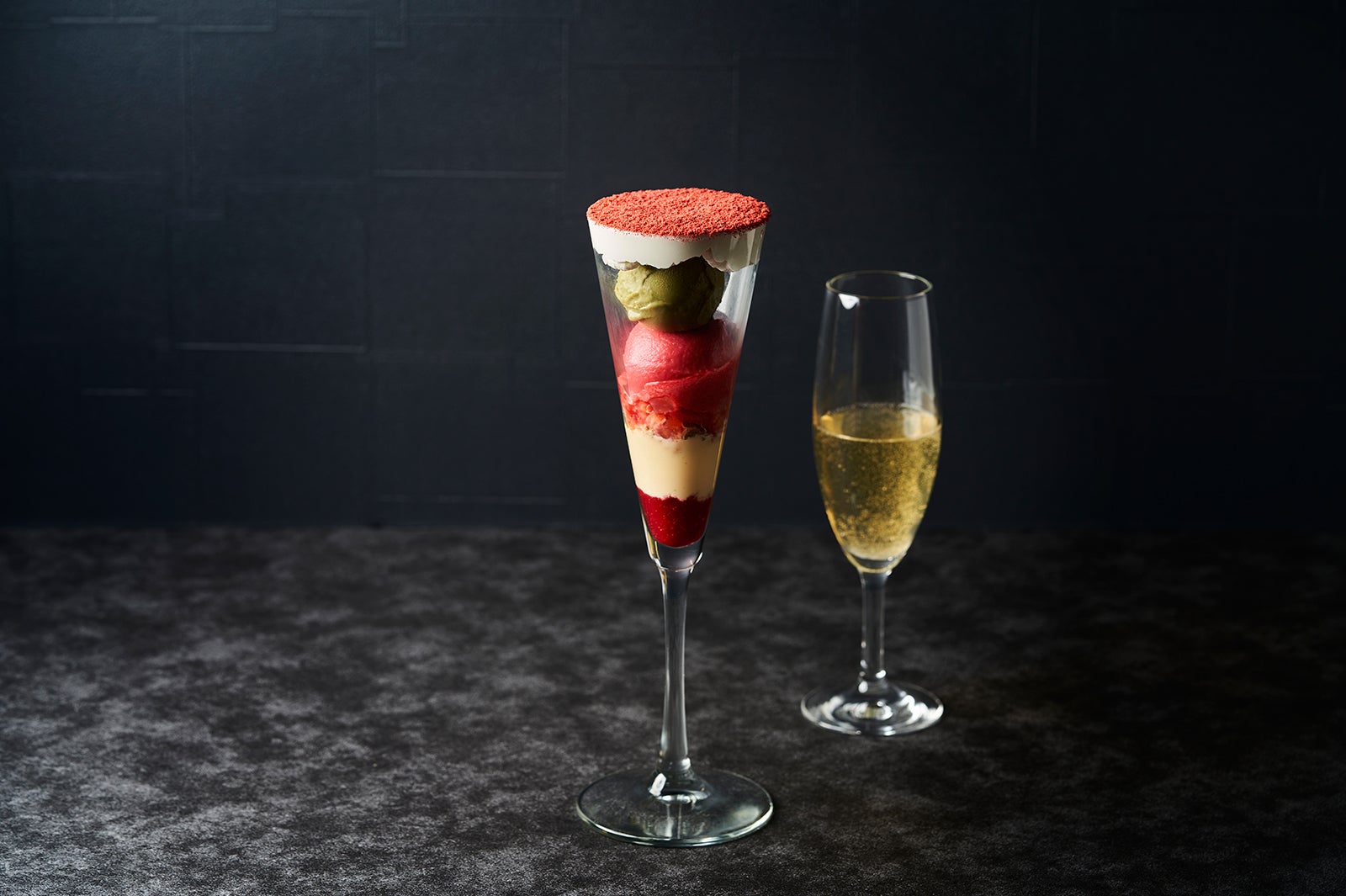 ピスタチオとフランボワーズのメランジェ
単品 900円／アルコール付き 1,400円／画像提供：吉祥菓寮