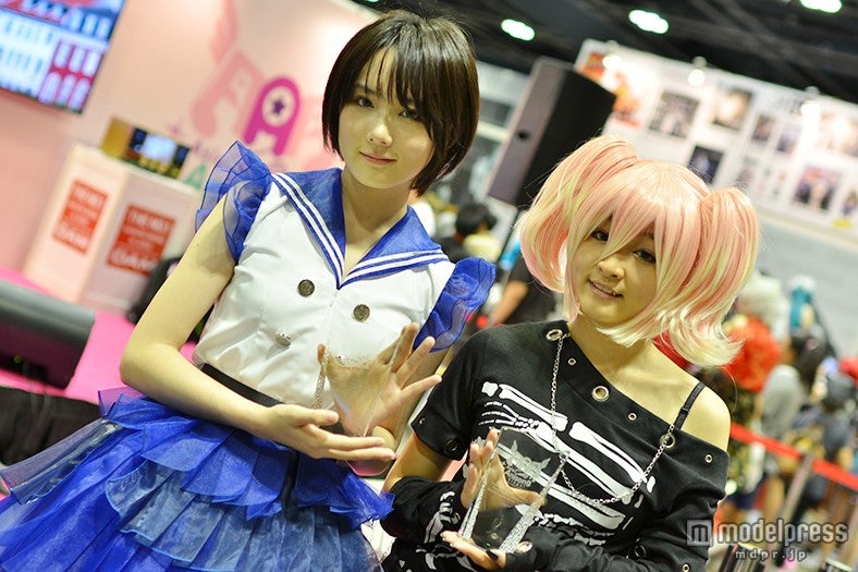 「AAA」で優秀賞に輝いた中国出身のRINRIN（左）さんとシンガポール出身のUsagiさん（右）