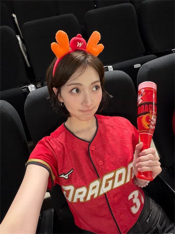 KARA 知英、台湾で始球式 メンバーとのユニフォーム姿に「似合ってる」「ほんとに可愛い！」