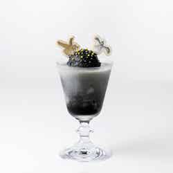 「ホウオウとルギアの黒ゴマラテ」(前期)1,210円/提供画像