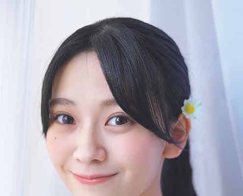 乃木坂46奥田いろは“冨里奈央撮影”スペシャルグラビアで優しい微笑み