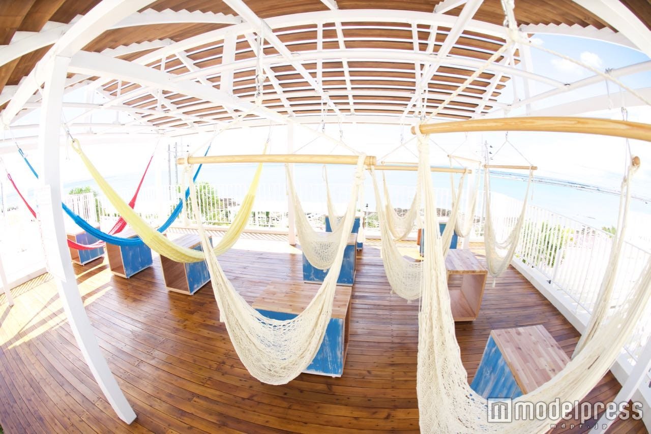 沖縄ハンモックカフェ「ラ・イスラ」海を眺めながら極上癒やし体験