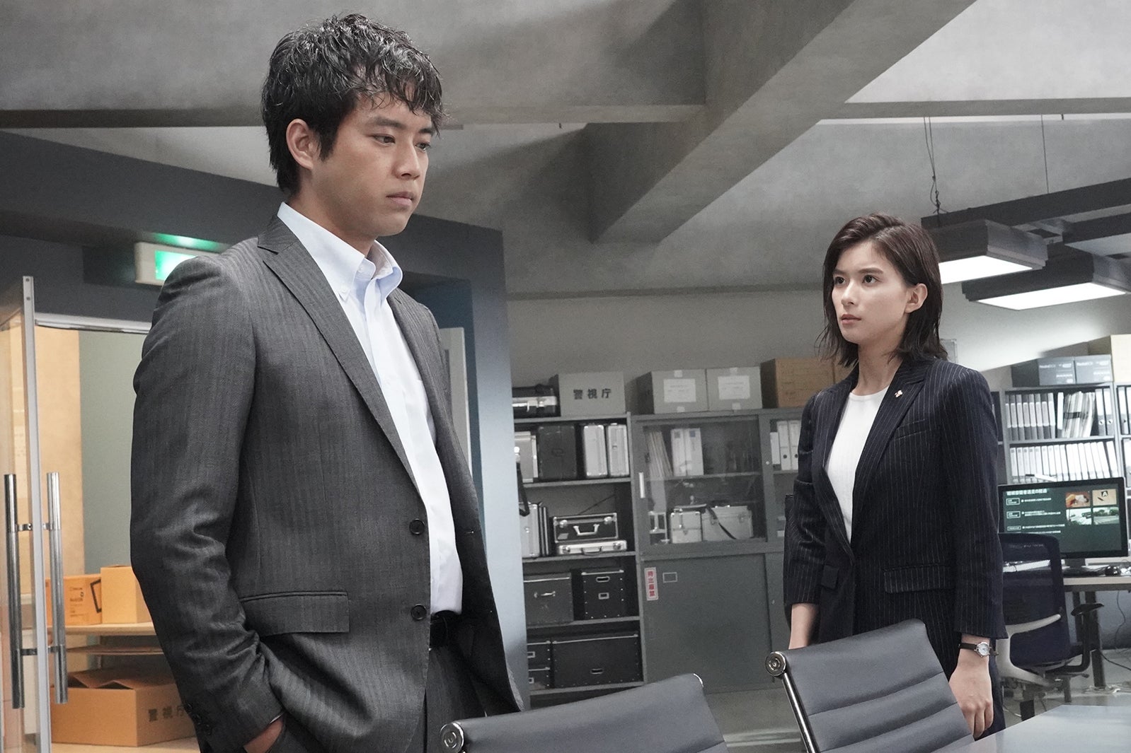 三浦貴大、芳根京子（C）カンテレ