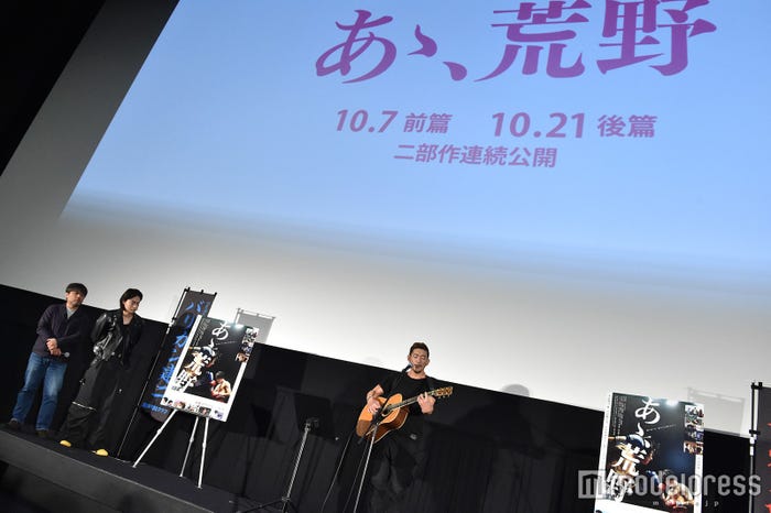 TOSHI-LOWが熱唱(C)モデルプレス